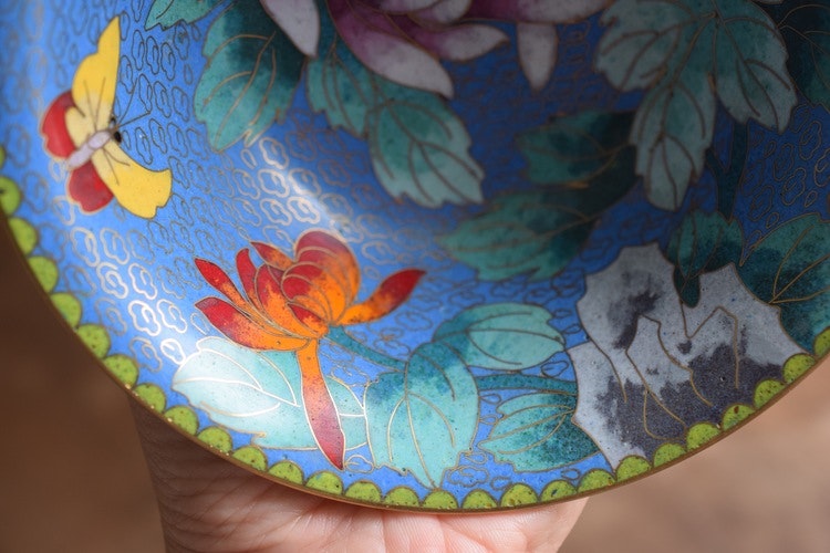 Chinese Cloisonné bowl decorated with flowers and butterfly, 20th century