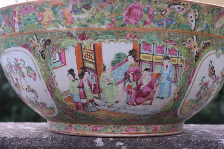 Large Antique Chinese Canton rose mandarin Punch Bowl 40 cm / 15,7 Inch