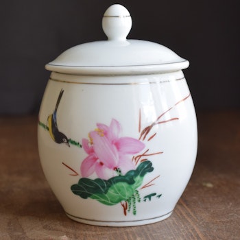 Chinese famille rose lidded jar / tea caddy Second Half of 1900's 50's 60's 70's