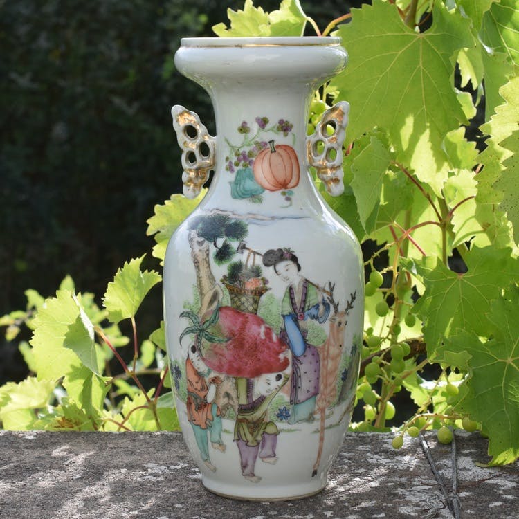 Antique Chinese famille rose vase with peach and deer decoration Republic Period