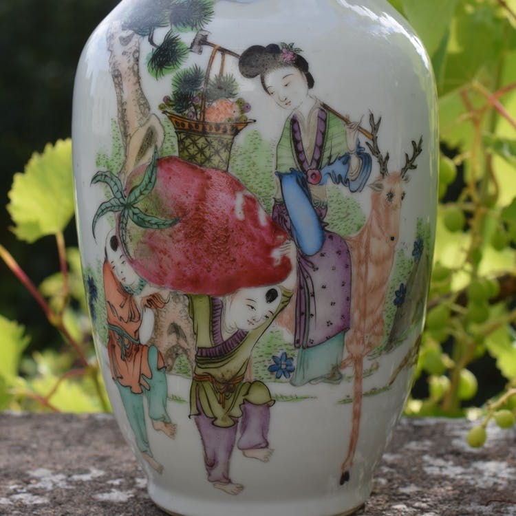Antique Chinese famille rose vase with peach and deer decoration Republic Period