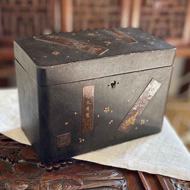 Antique Chinese / Japanese Lacquered wood box / Tea Caddy with two lacquer box inside 詹大有製