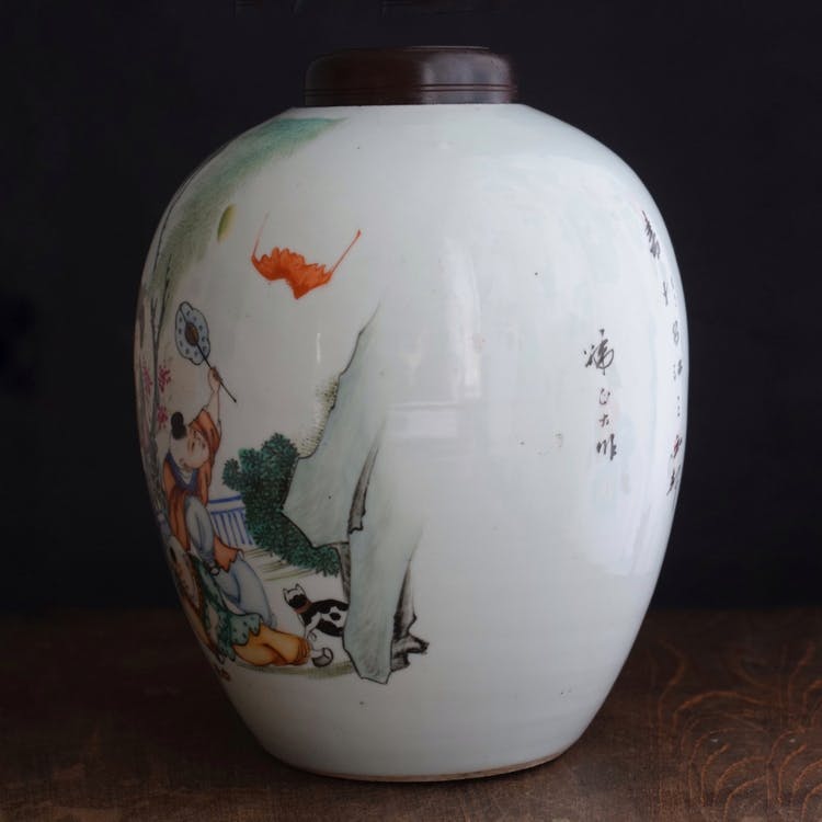 Antique Chinese Porcelain Ginger Jar with wooden lid Late Qing or Republic #653