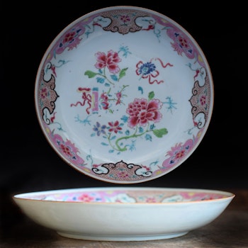 An antique Chinese famille rose deep mouth plate, Early 18th c Yongzheng