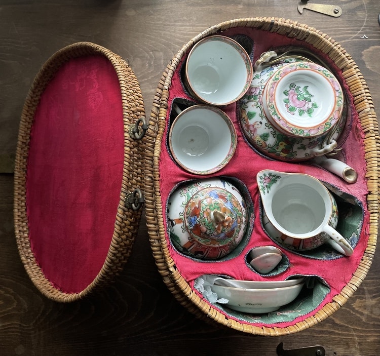 Antique Chinese Canton Rose Medallion tea set with basket 9 pieces! Late Qing