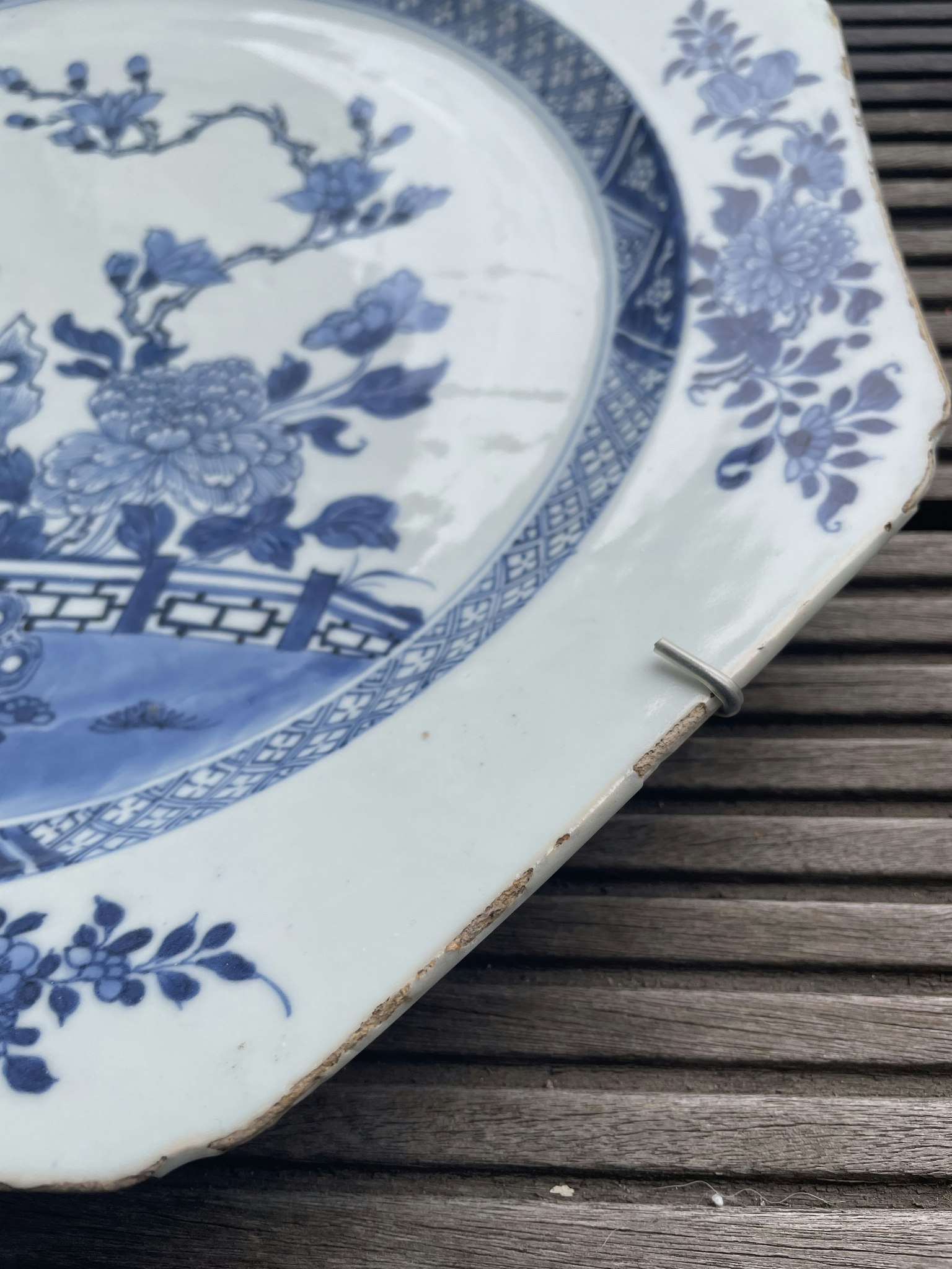 Antique Chinese Export Blue and White Porcelain charger, Qianlong period #705