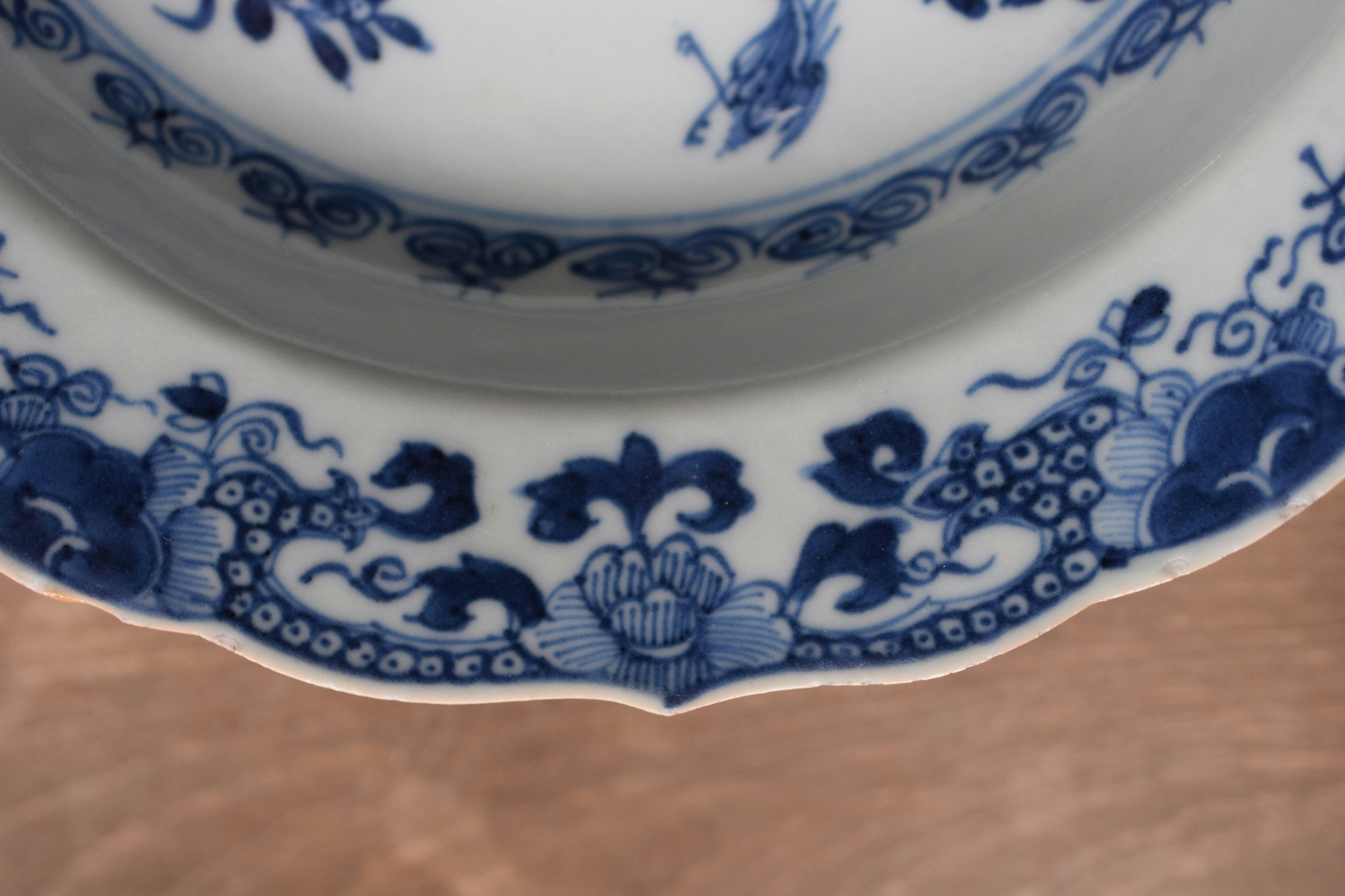 Antique Chinese Porcelain dee plate in Blue & White early 18th century #709