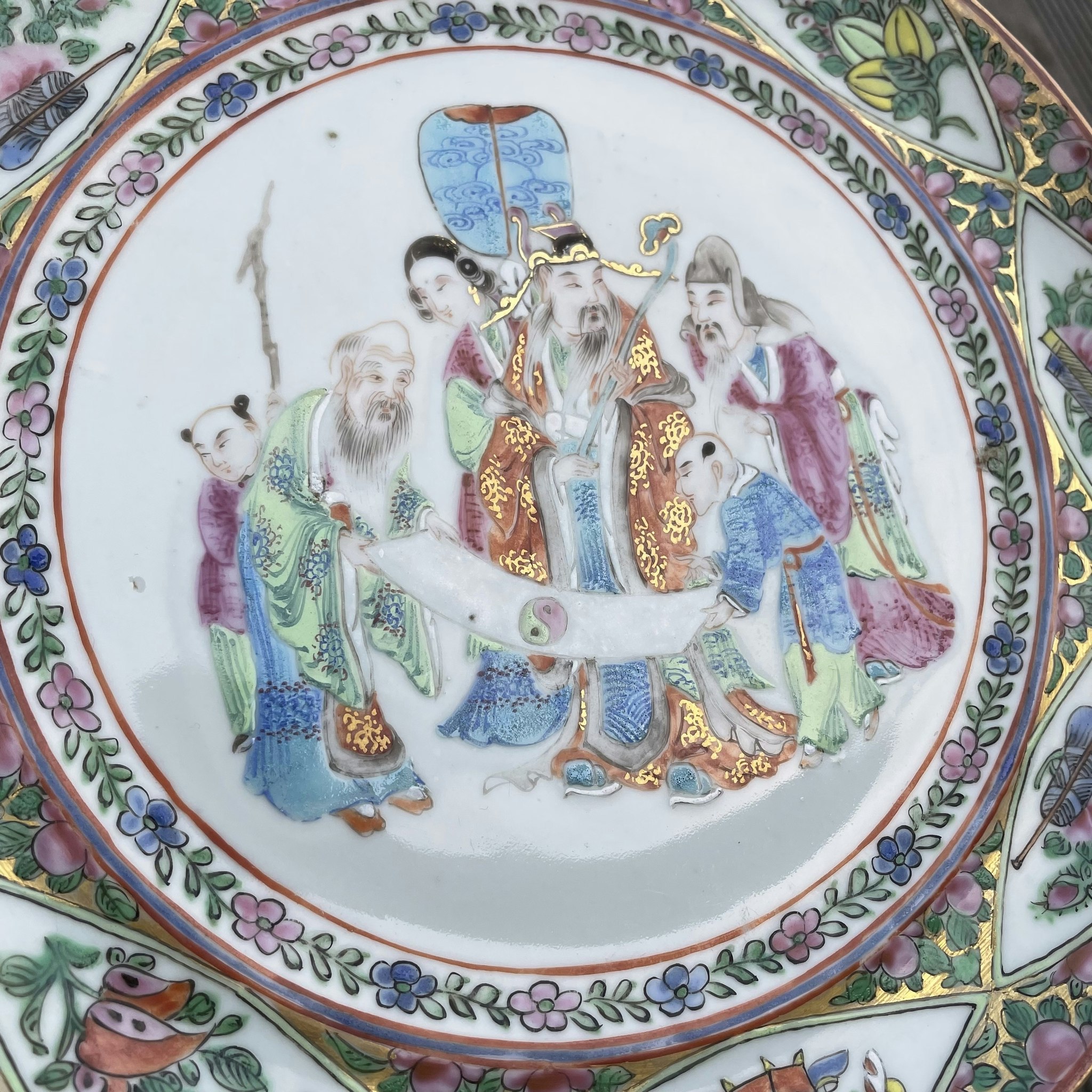 Antique Chinese famille rose mandarin Canton plate with Fu Lu Shou 福禄寿 #771