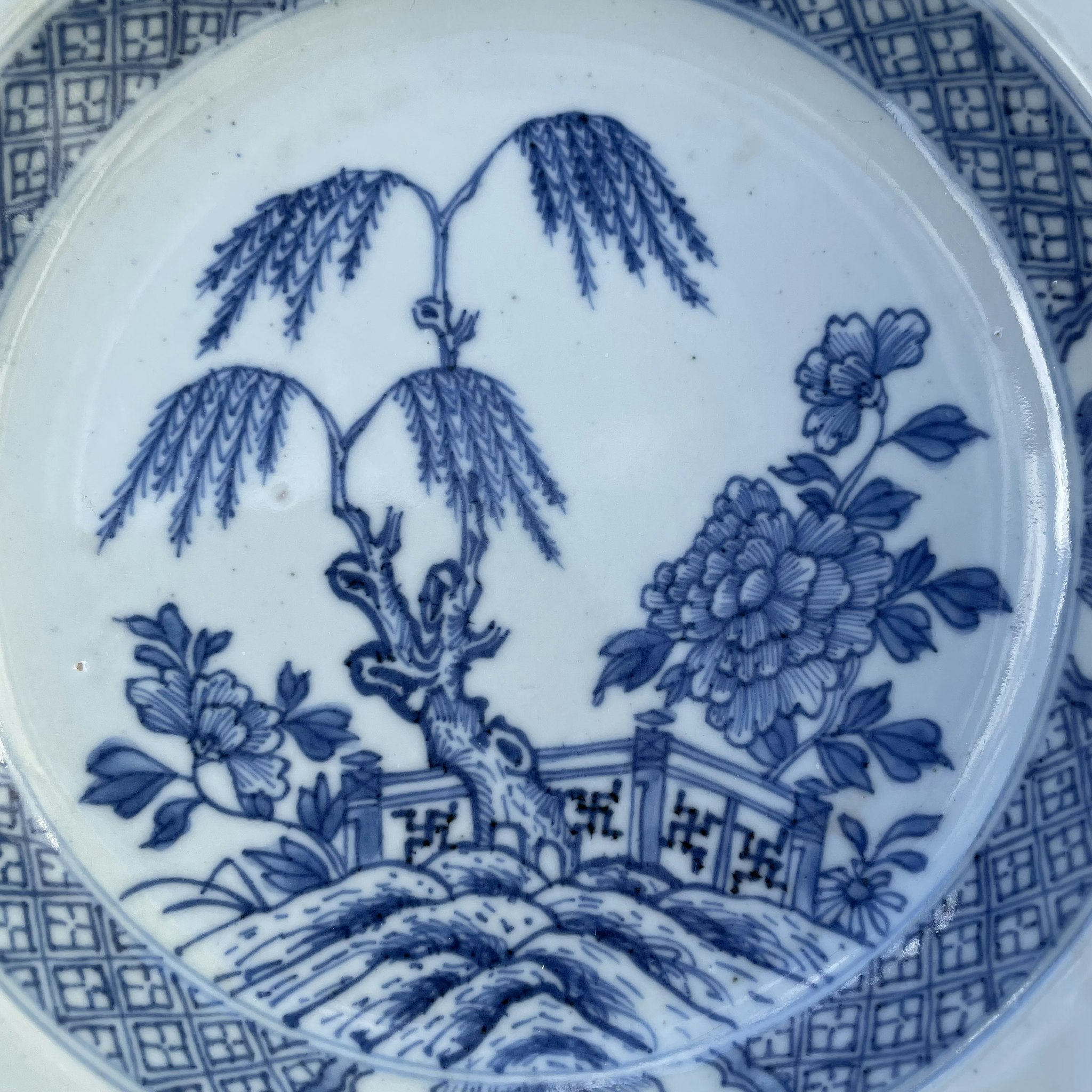 Antique Chinese Porcelain deep plate in Blue & White early 18th century #775