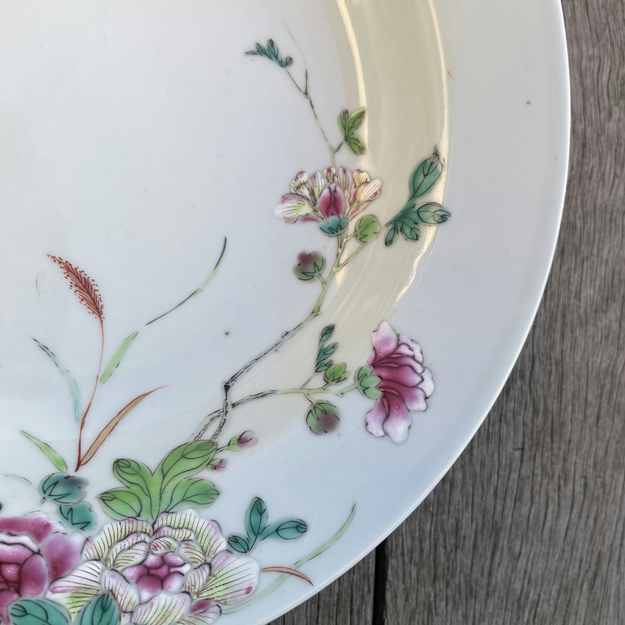 Antique Chinese porcelain deep plate Famille Rose plate early18th C #807