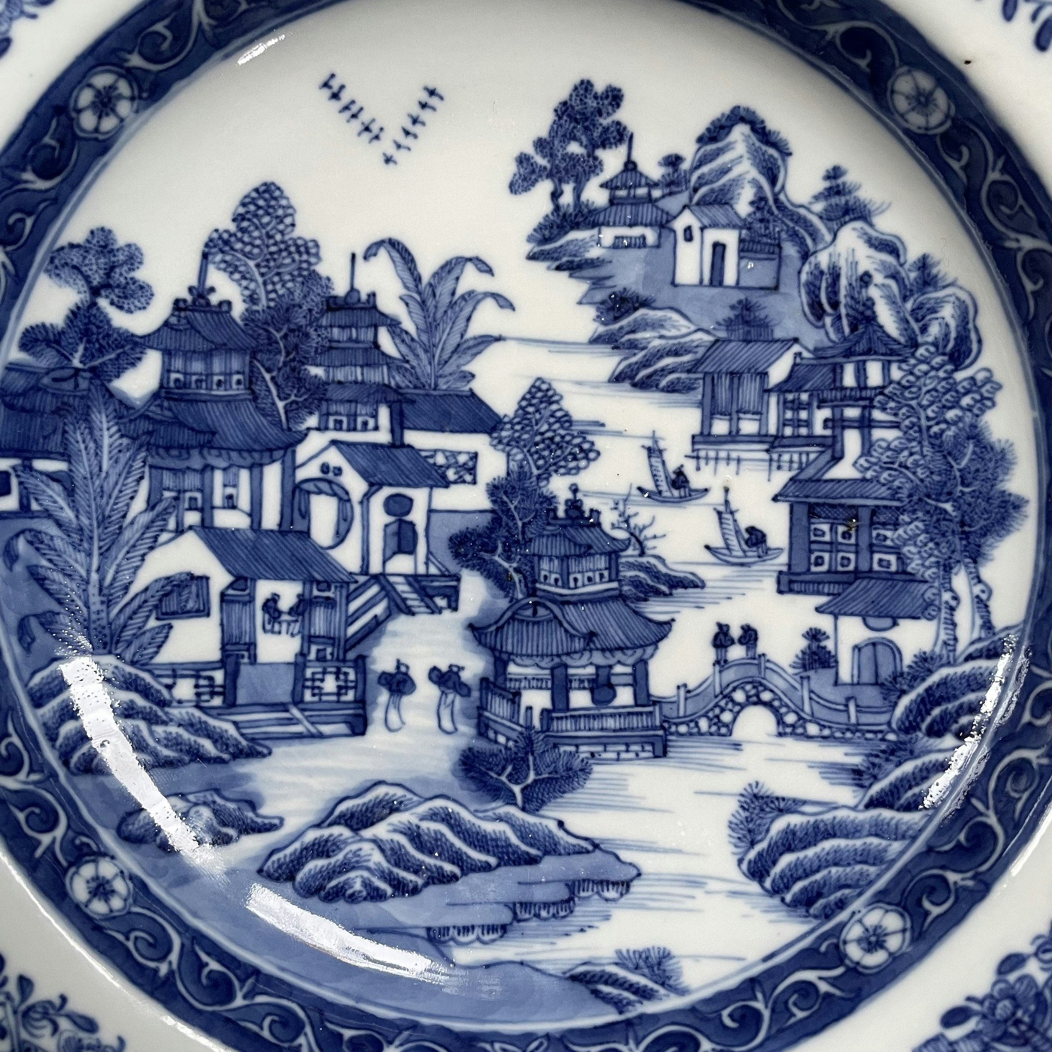 A antique Chinese blue and white export porcelain deep plate 18th/19th c #837