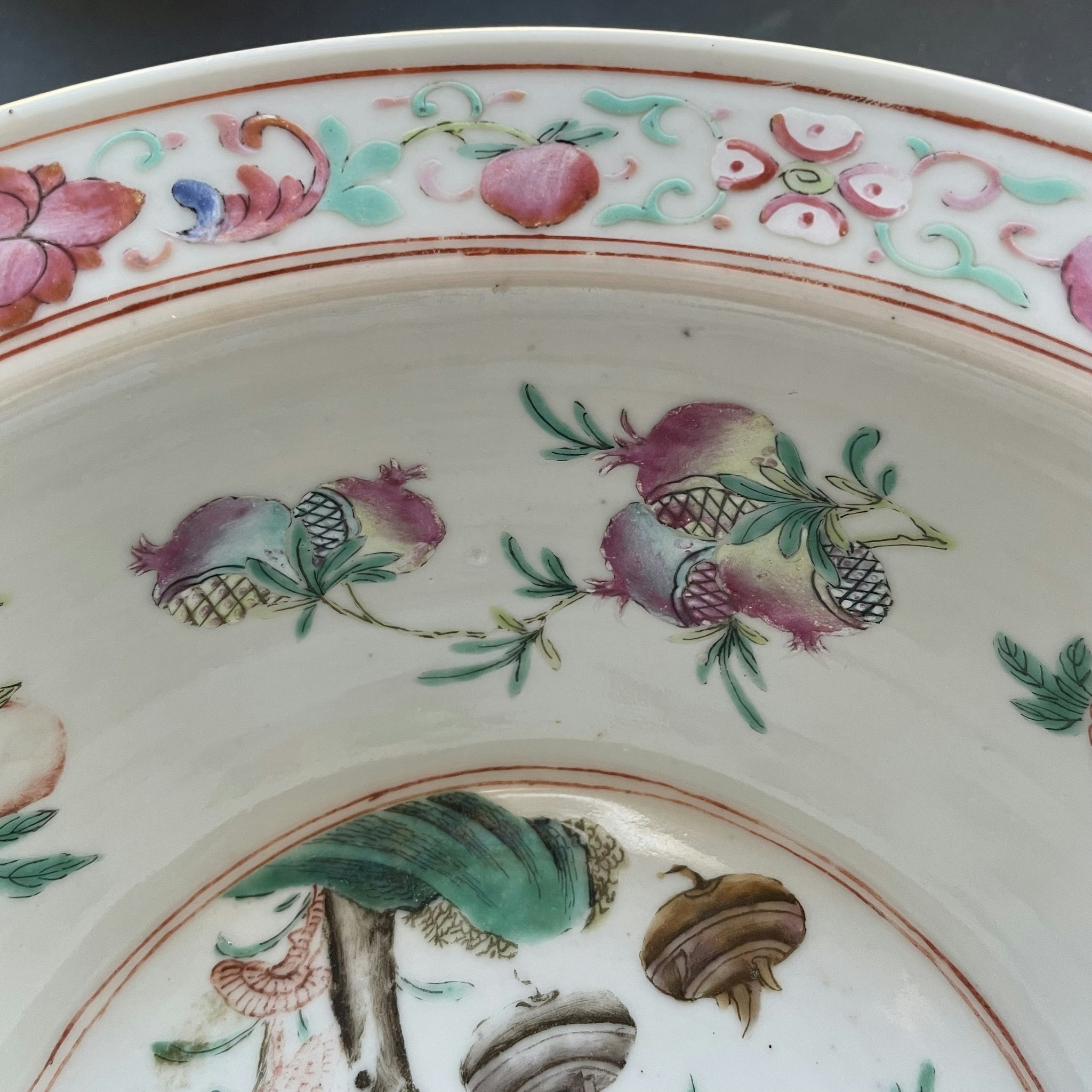One Antique Chinese porcelain basin handwash, Peach decoration 19th c Qing #911