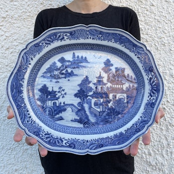 Antique Chinese Export Blue and White Porcelain platter, rococo Qianlong #912