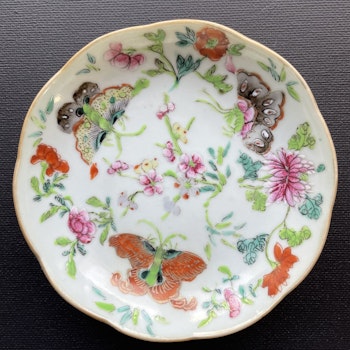A celadon dish with butterflies First half of 19th c Jiaqing / Daoguang #929
