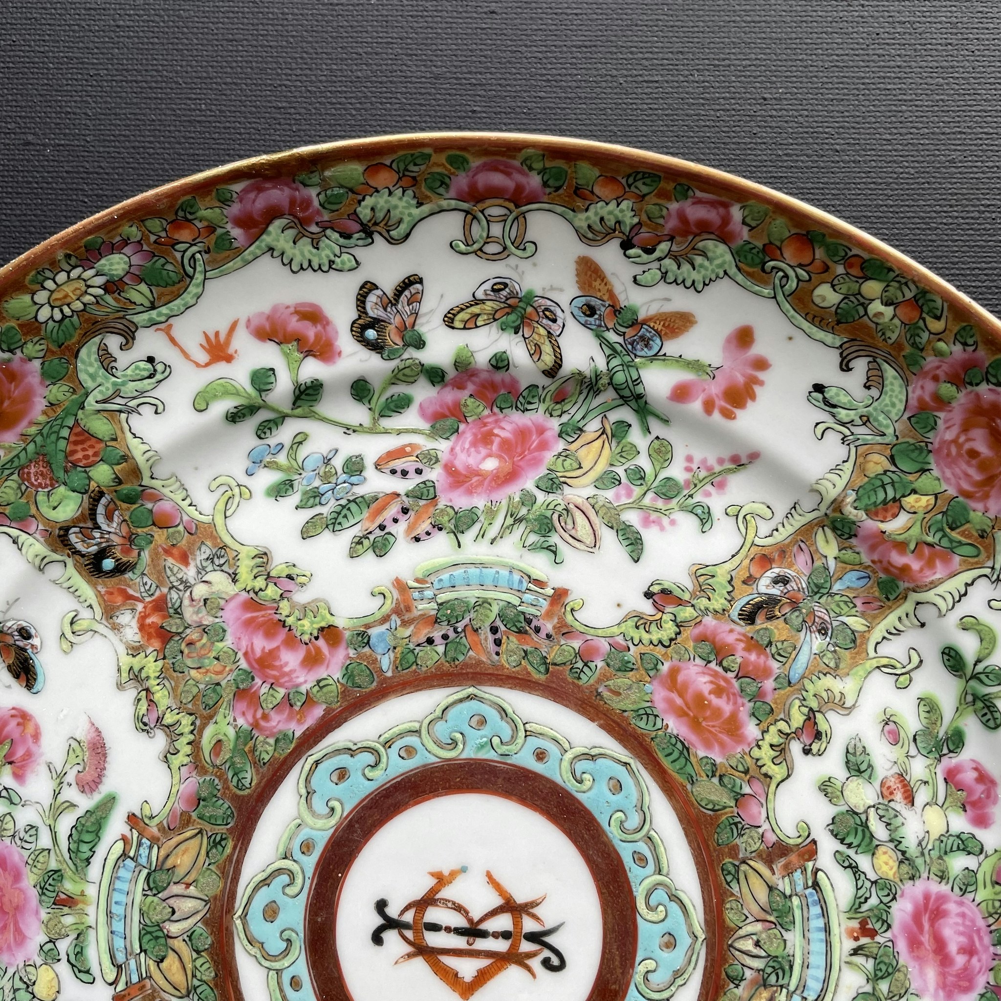 Antique Chinese Armorial Canton Rose Medallion plate #933