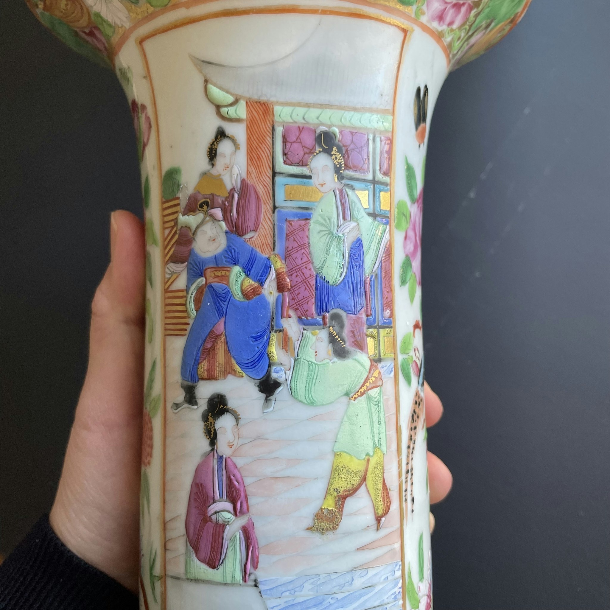 Antique Chinese rose mandarin trumpet vase / Gu vase early 19th century #982