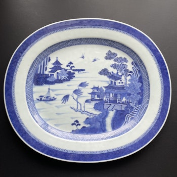 Antique Chinese Export Blue and White Porcelain platter, Qianlong period #995