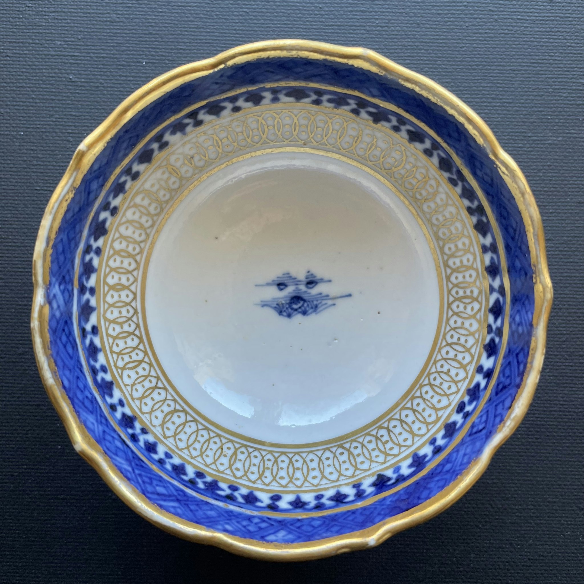 Antique Chinese blue and white Porcelain teacup with gilding Qianlong #1052