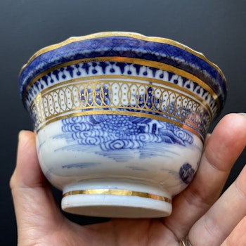 Antique Chinese blue and white sugar bowl with lid Qianlong period #1055