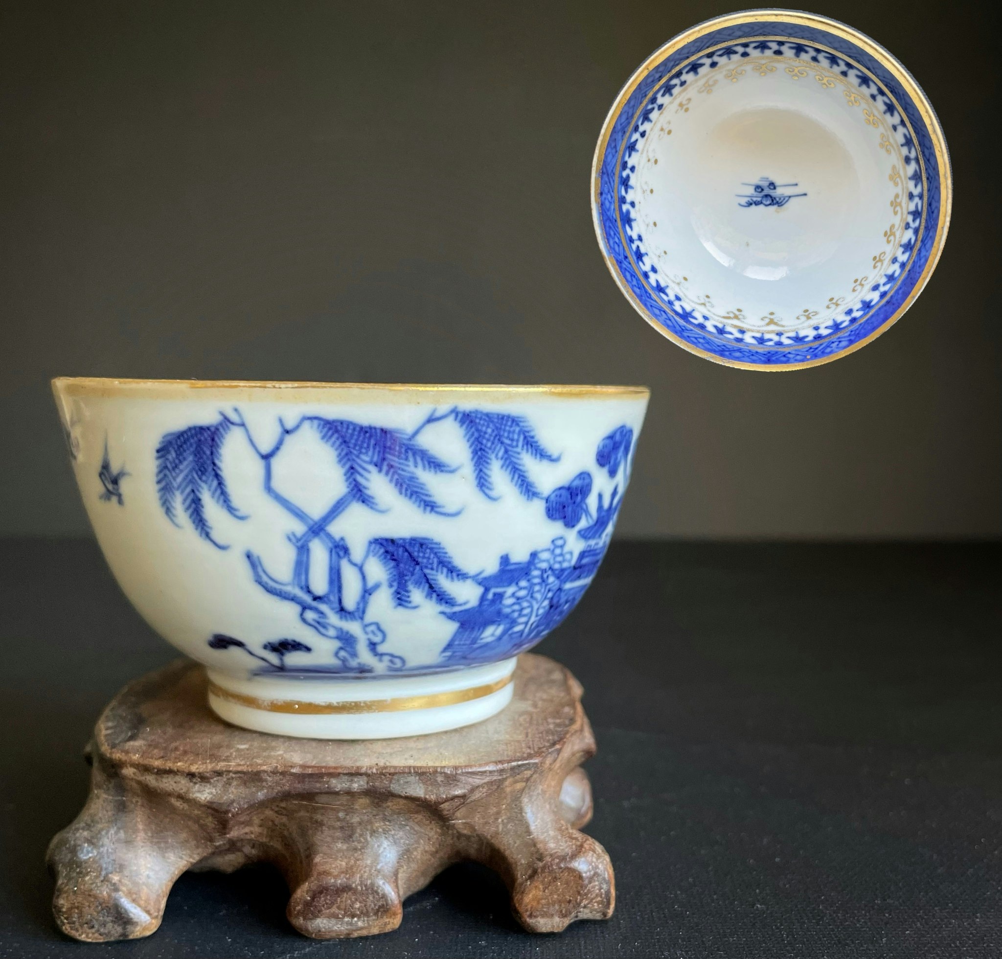 Antique Chinese blue and white Porcelain teacup with gilding Qianlong #1057