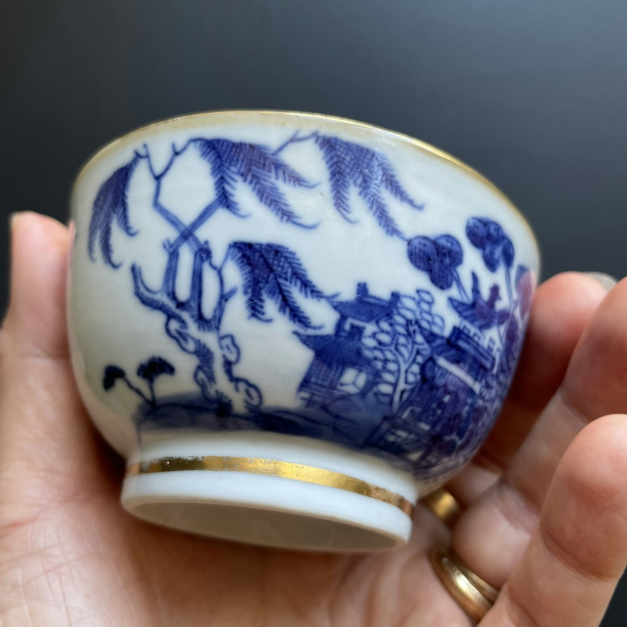 Antique Chinese blue and white Porcelain teacup with gilding Qianlong #1057