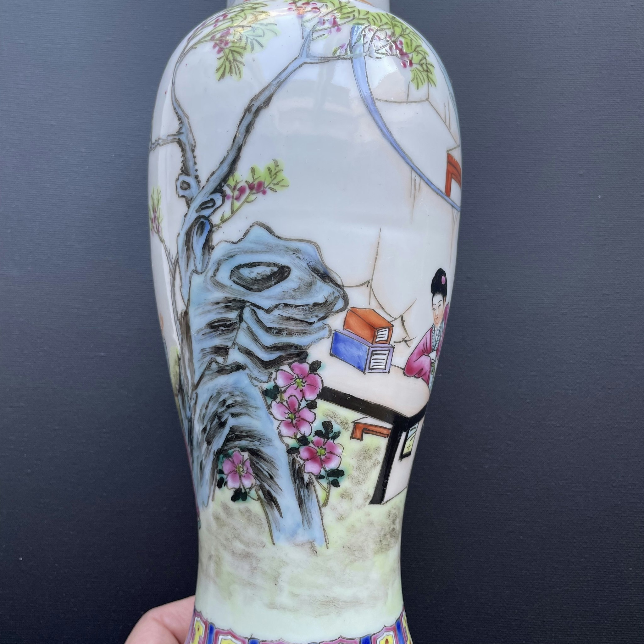 Chinese famille rose Porcelain vase mid 20c around 1950 #1062