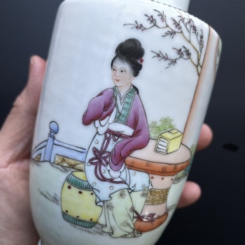 A vintage Chinese famille rose vase 1950-1970's  #1063