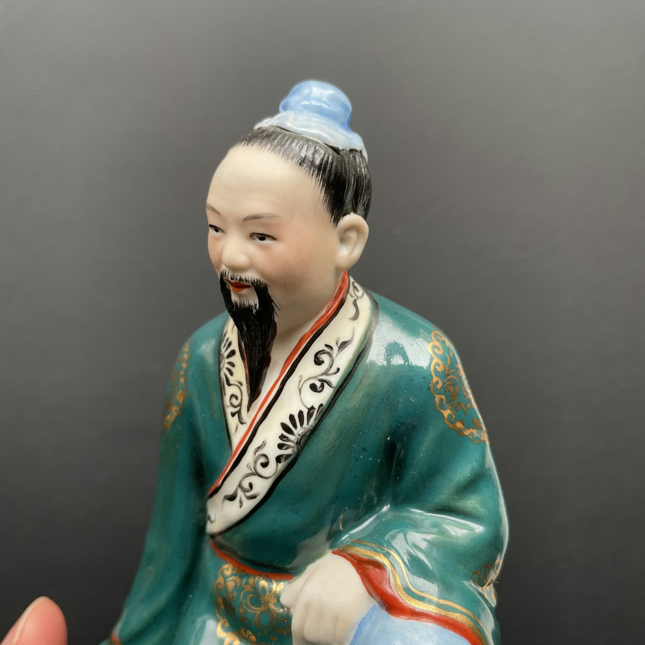 A Vintage / Antique chinese porcelain figurine 20th c #1068
