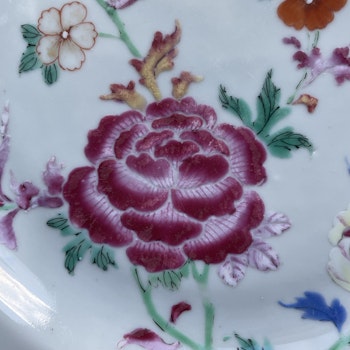 Antique Chinese porcelain Famille Rose plate 18th C Yongzheng / Qianlong #1069