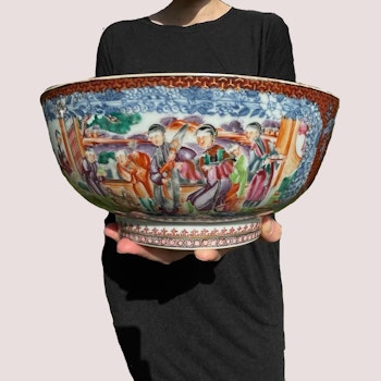 Antique Chinese punch bowl famille rose with figures Qianlong period #1075