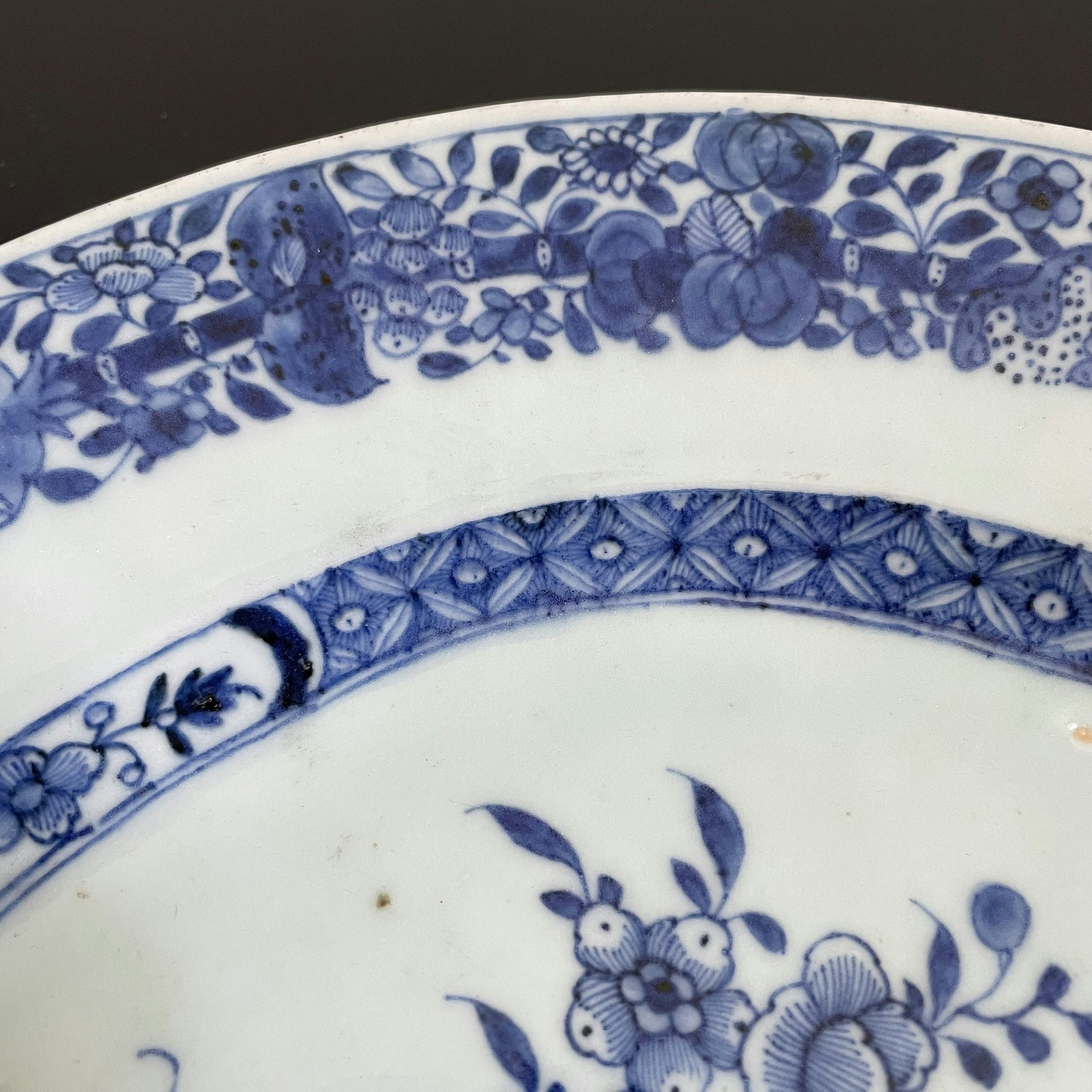 Chinese antique underglazed blue and white platter, Qianlong Period #1086