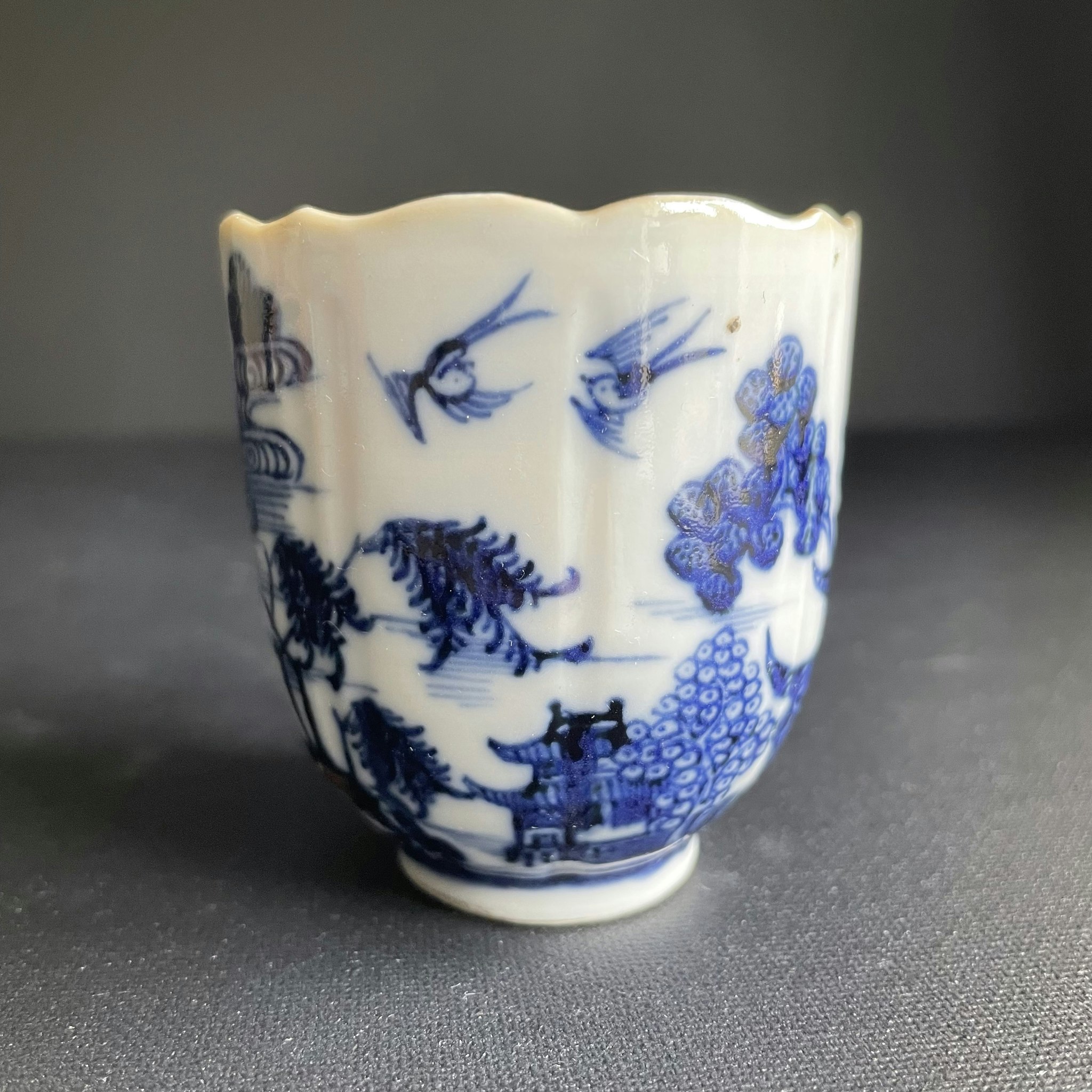 Antique Chinese blue and white Porcelain teacup Qianlong period #1105