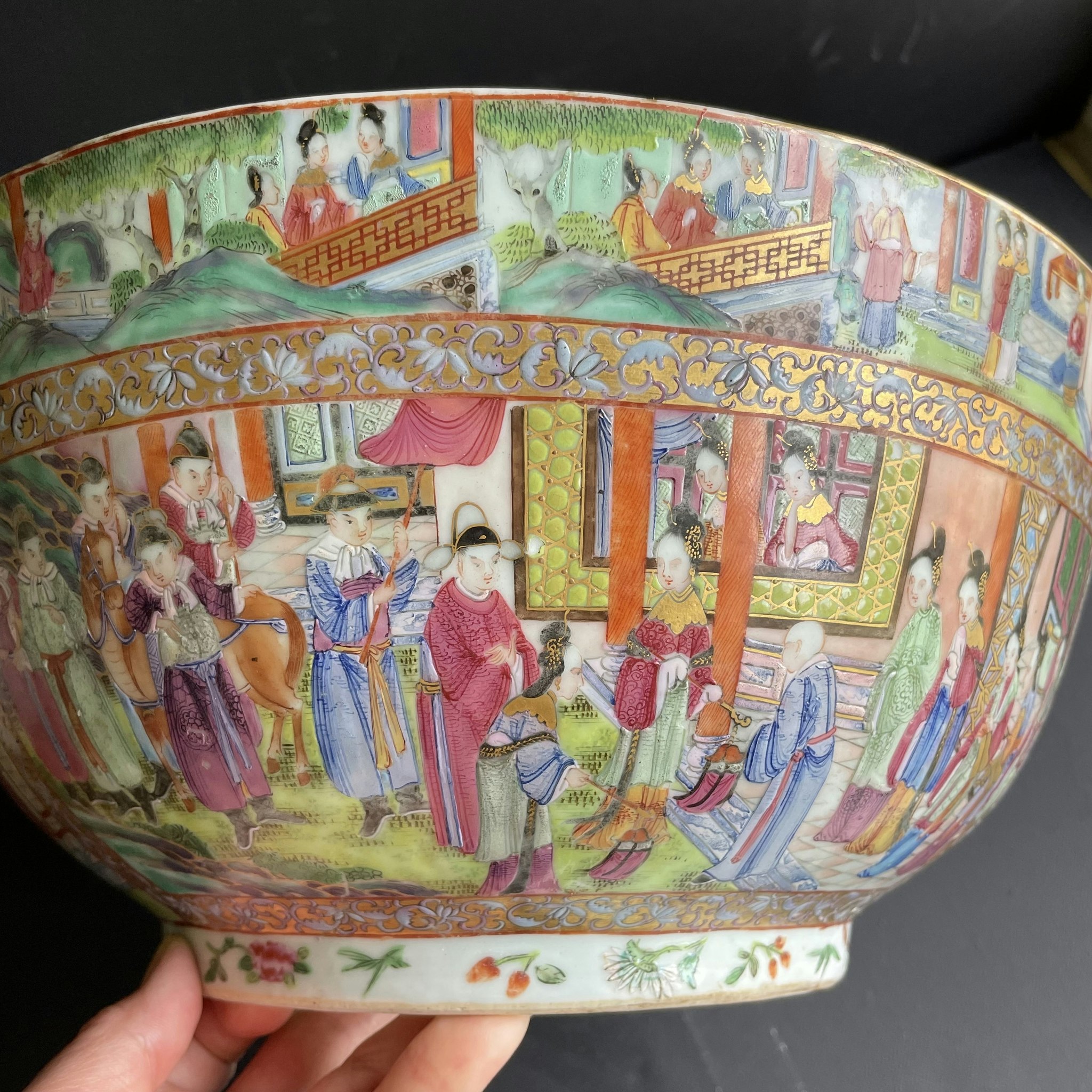 Antique Chinese punch bowl Rose mandarin with figures first half of 19th c #1036