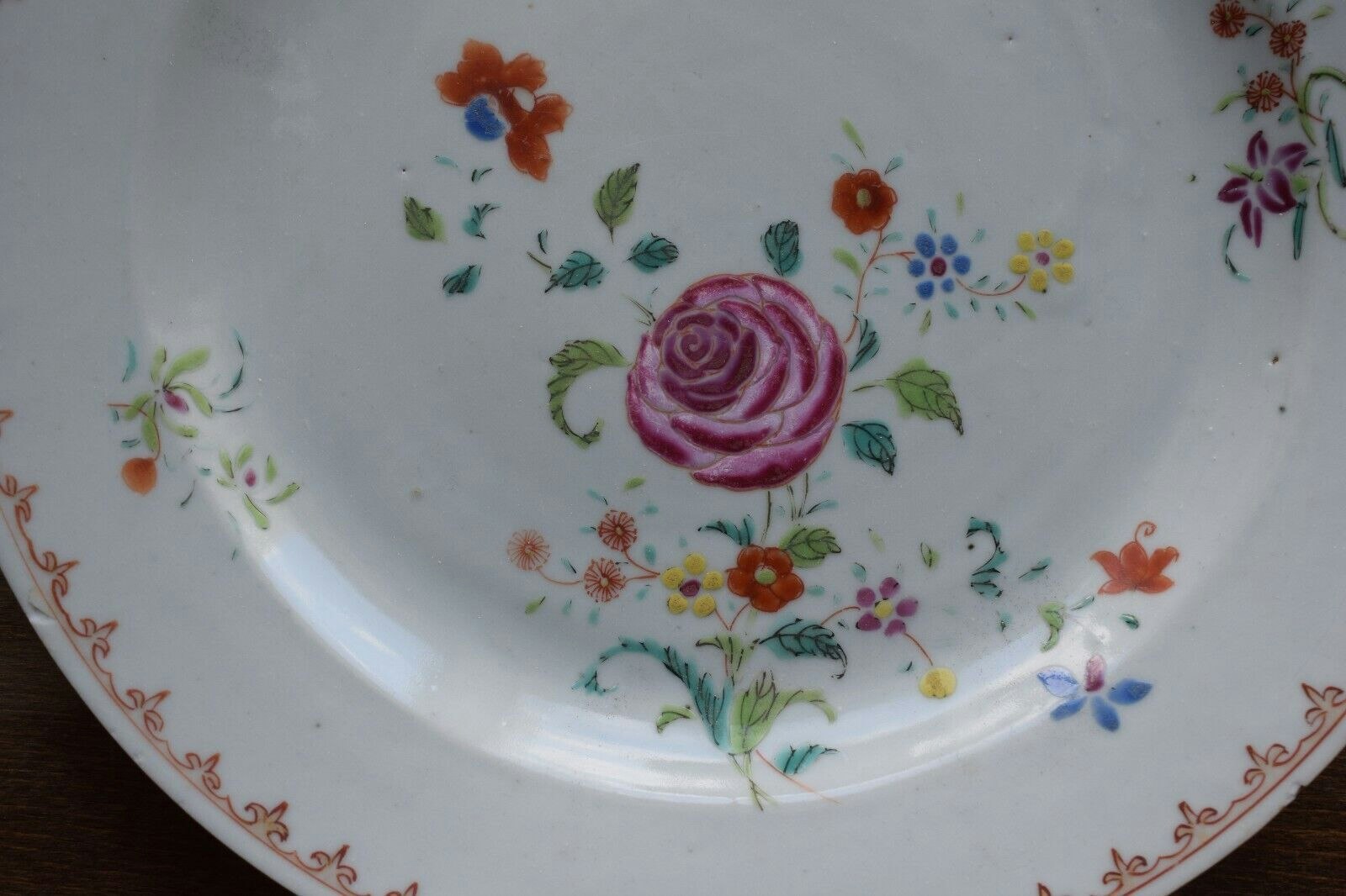 A Chinese famille rose plate, Qianlong, Qing Dynasty #719