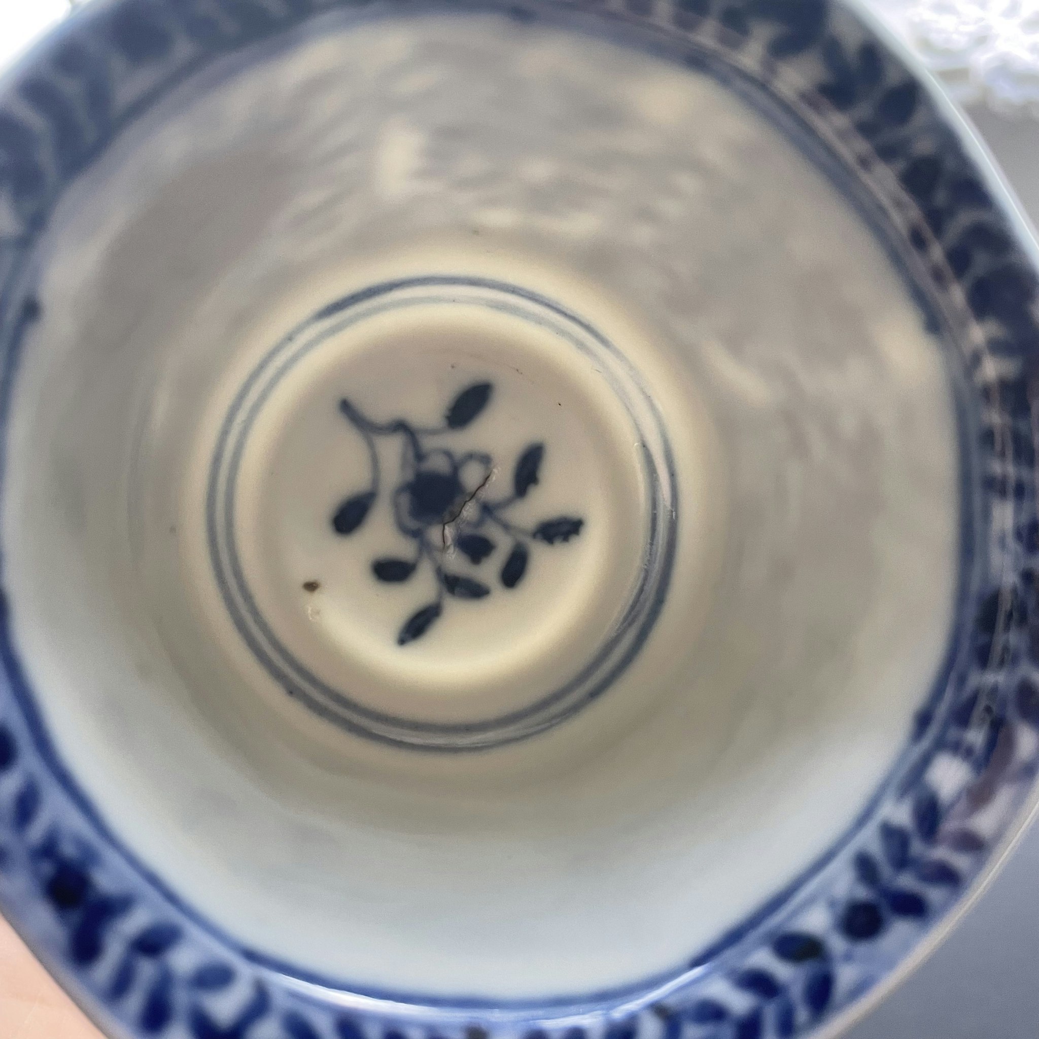 Antique Chinese teacup in underglazed blue and white, Late Qing Dynasty #1192