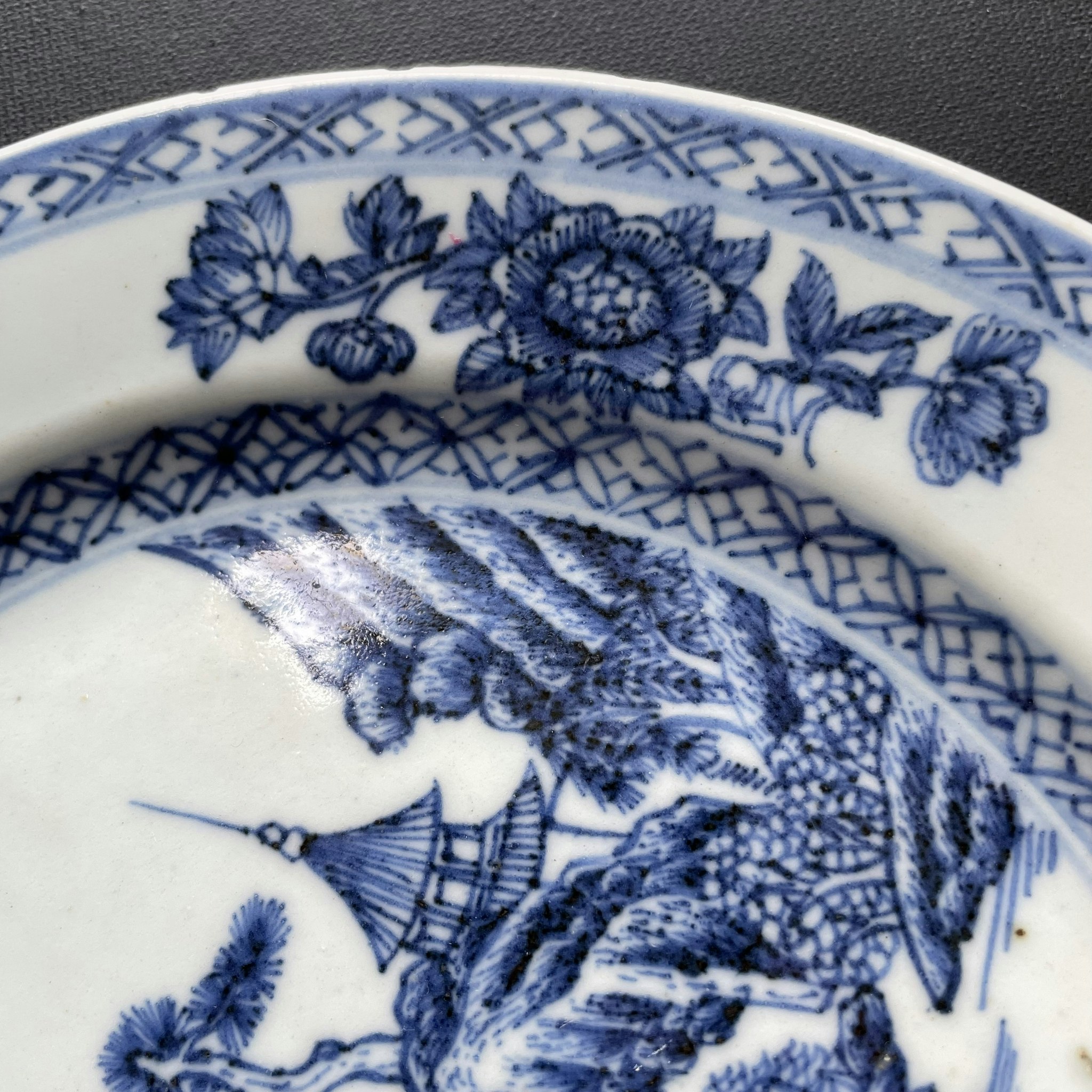 Antique Chinese porcelain plate blue and white, Qianlong #1207