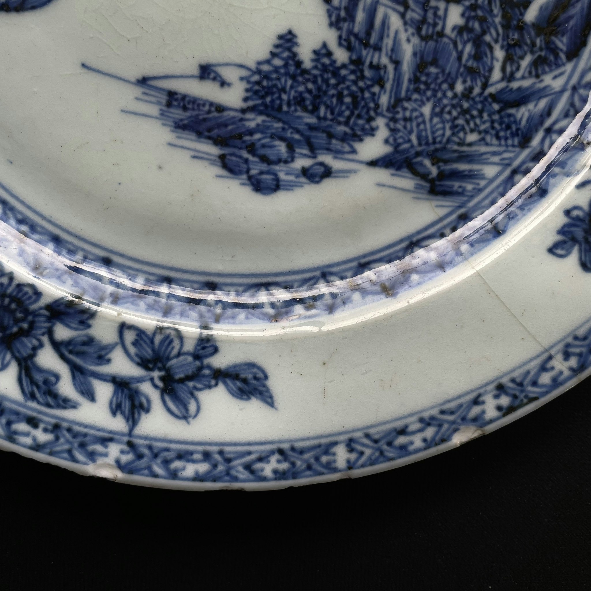 Antique Chinese underglazed blue and white plate, Qianlong #1209