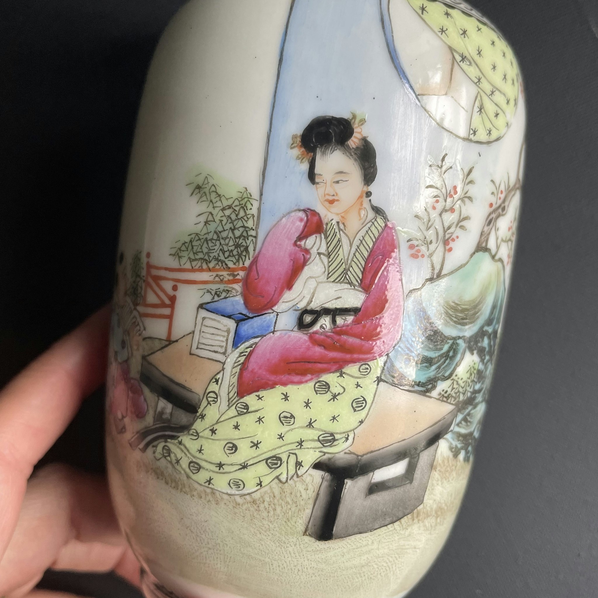 A vintage Chinese famille rose vase 1950-1970's #1210