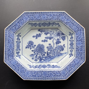 Antique Chinese Export Blue and White basin / deep bowl, Qianlong #1219