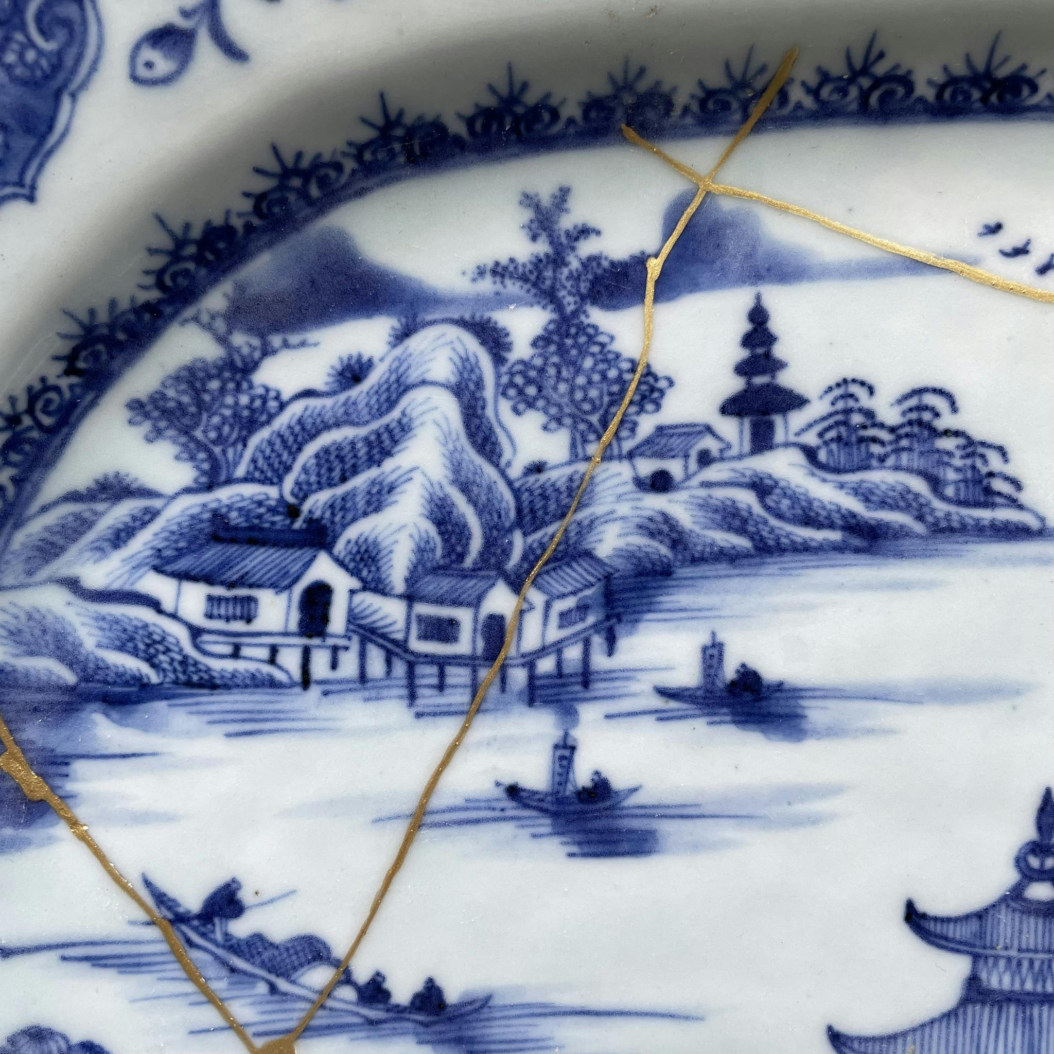 Antique Chinese Export Blue and White Porcelain platter, Qianlong period #1235