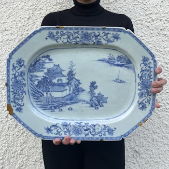 Antique Chinese Export Blue and White Porcelain platter, Qianlong period #1256