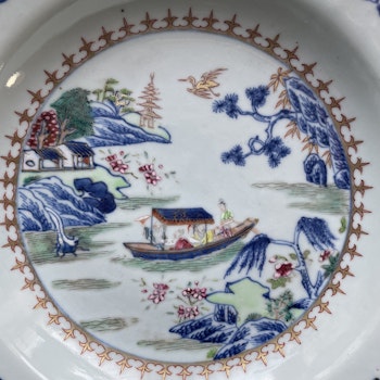 Antique Chinese underglazed blue plate with Famille Rose, Qianlong, Qing #1307