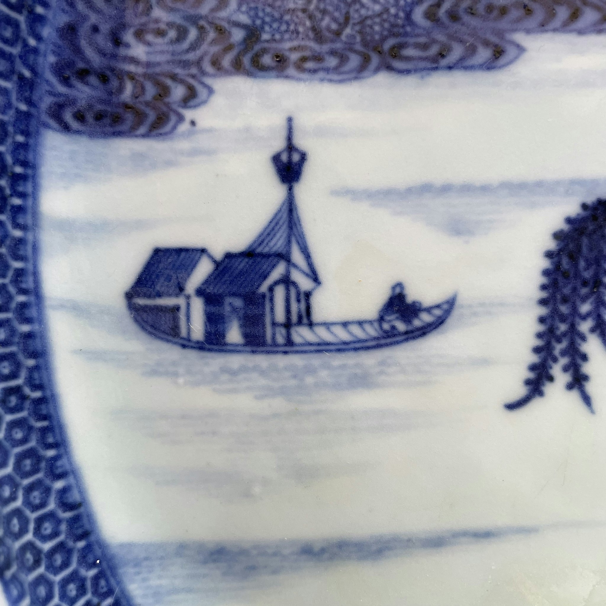 Antique Chinese platter in blue and white, Qianlong period #1327