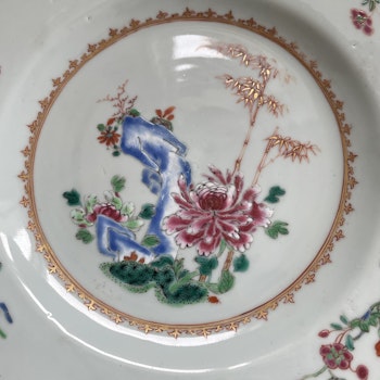 Antique Chinese famille rose plate, Qianlong, Qing Dynasty #1352