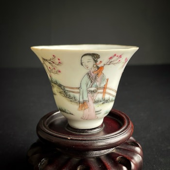 Antique Chinese famille rose teacup , late Qing Dynasty #1358