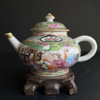 Antique Chinese rose mandarin teapot 19th century #1409