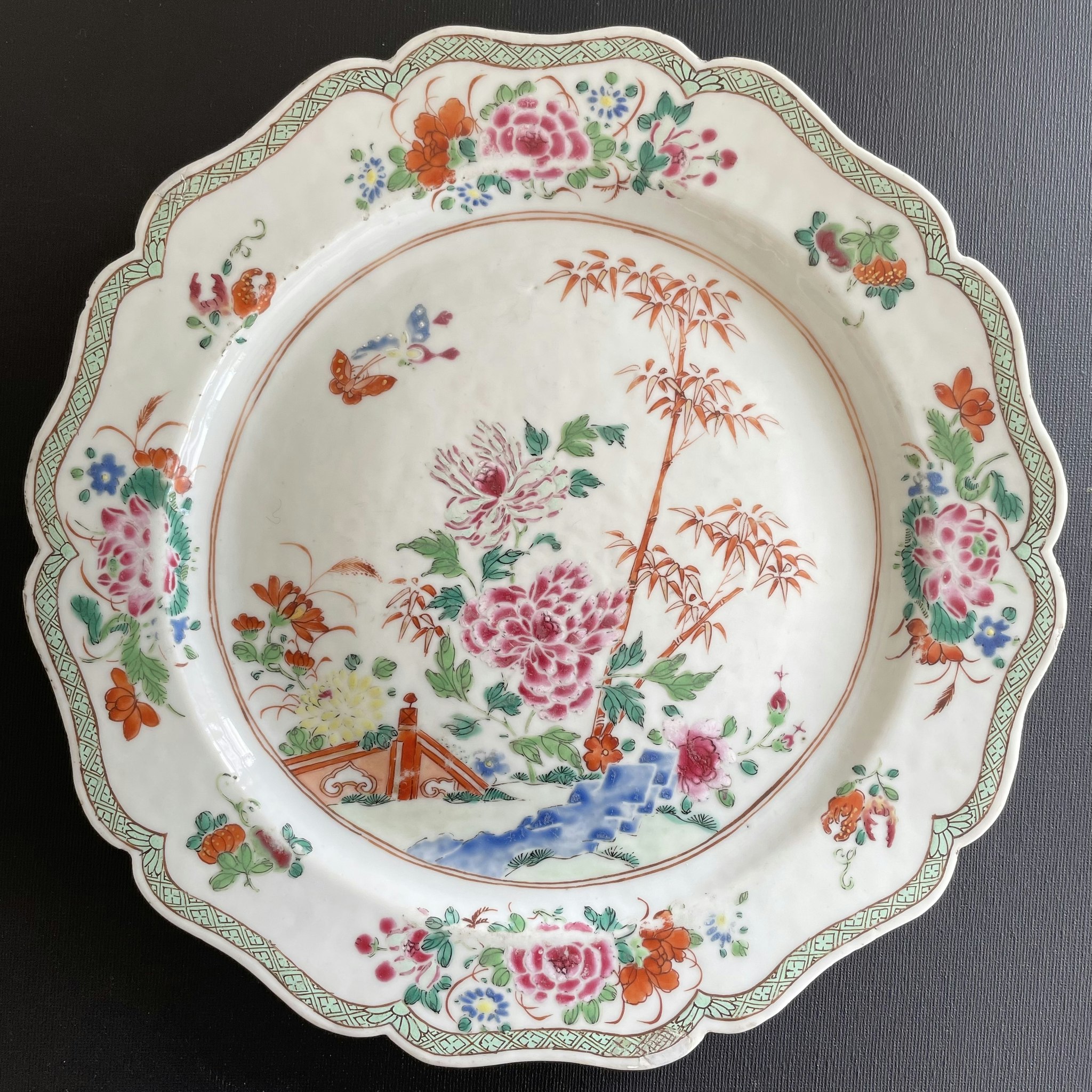 Antique Chinese famille rose plate / under tray, Qianlong, 18th c #1418