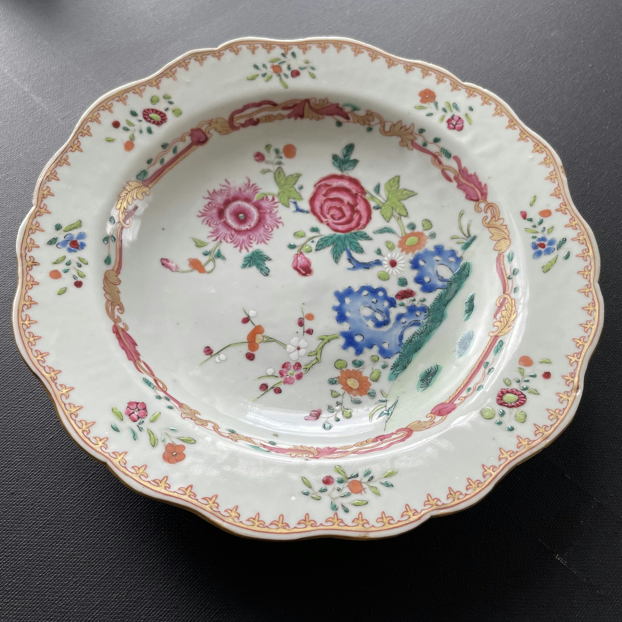 Antique Chinese famille rose plate, Qianlong, 18th c #1425