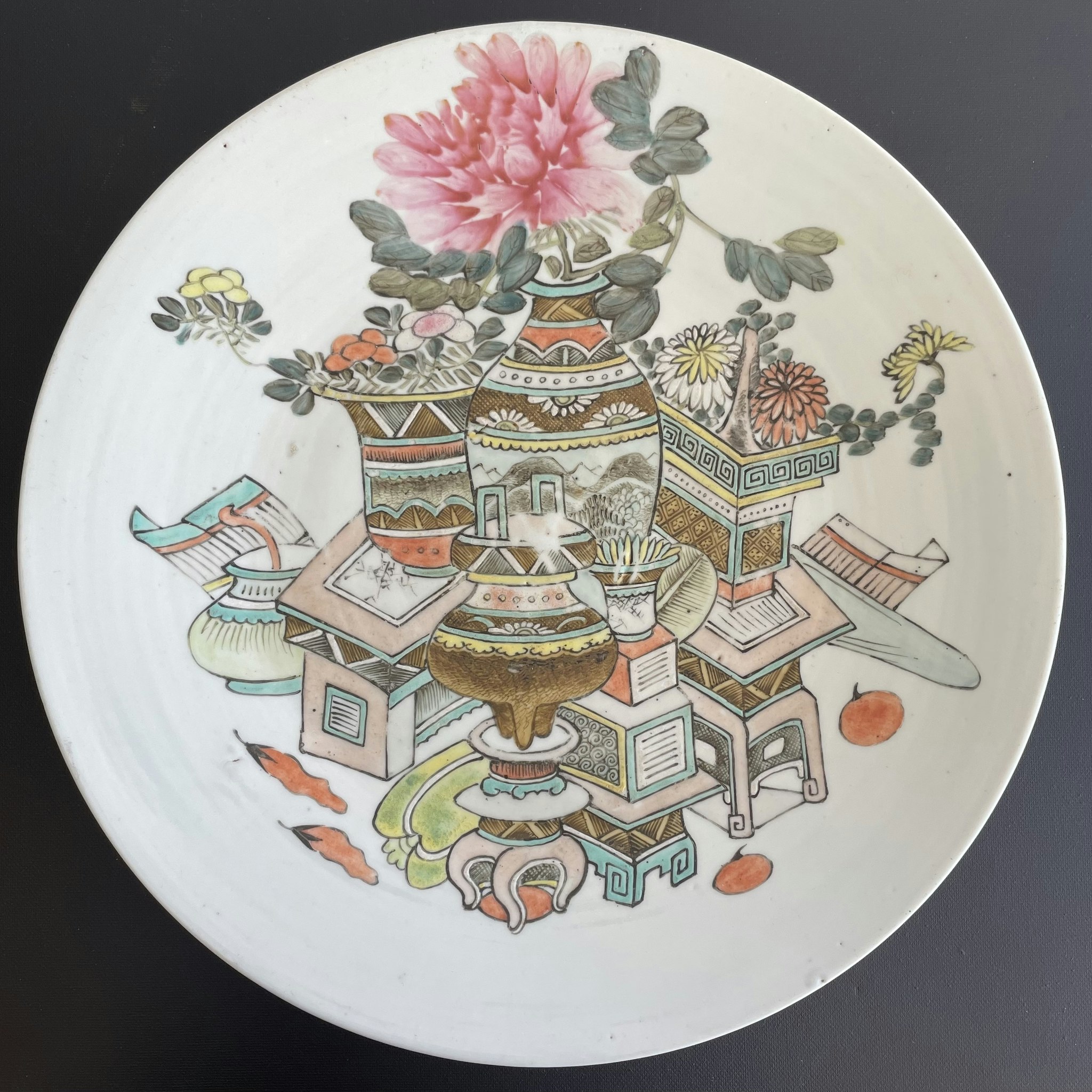 Large Chinese antique charger decorated with antique objects Bo Gu, Guangxu Mark and period #1332