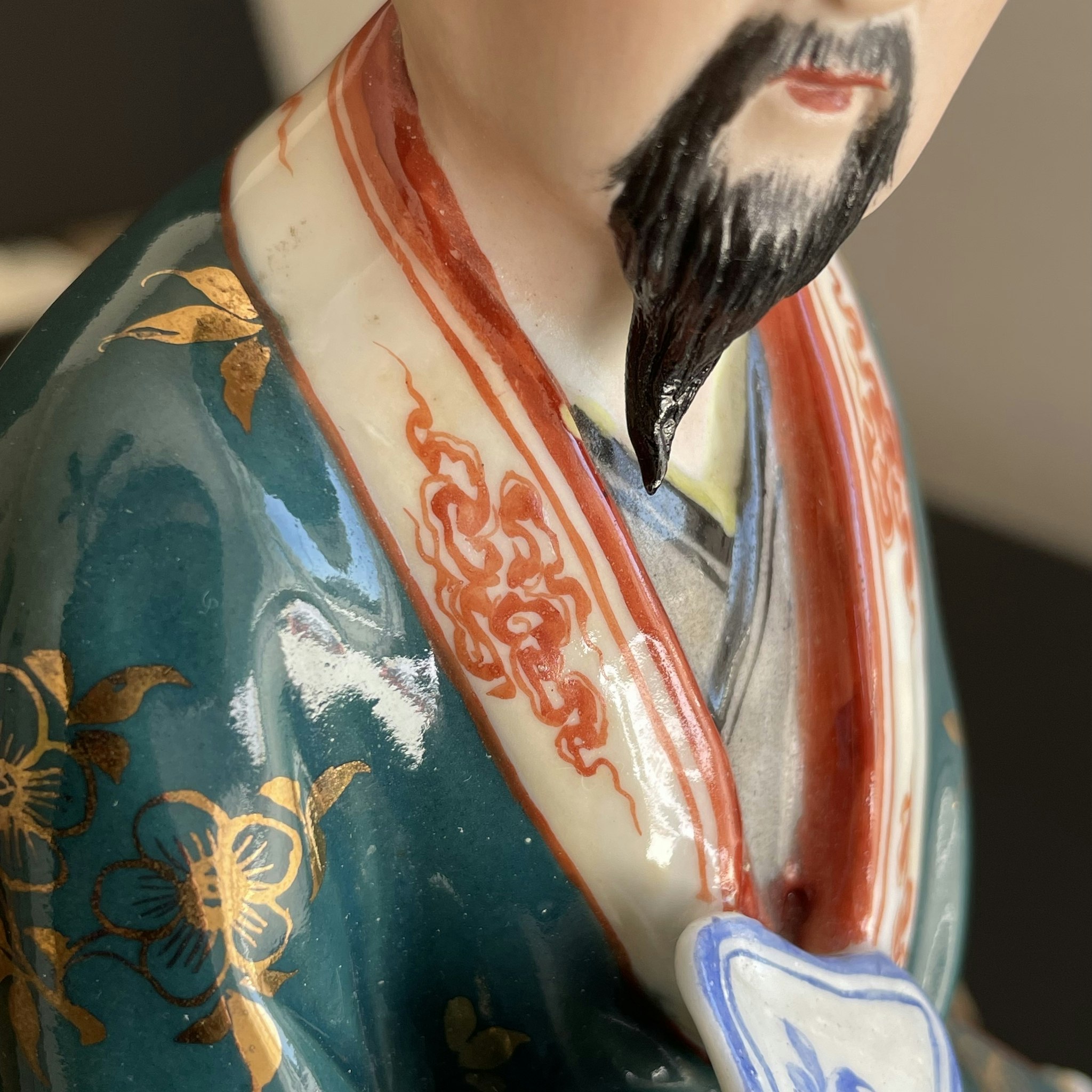 A Vintage / Antique Chinese porcelain figurine mid 20th c #1437